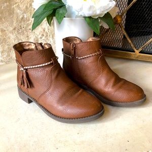 💕 OshKosh Tassle Ankle Boots 💕